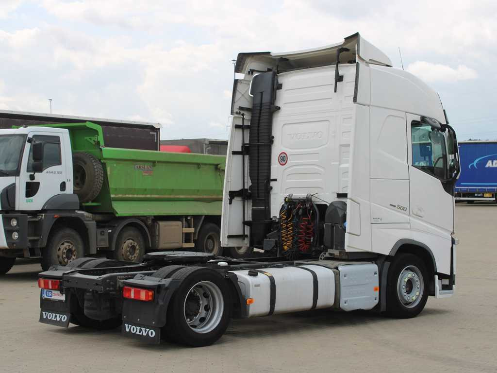 Volvo FH 500, EURO 6, LOWDECK, VEB +, I-PARK COOL - Nyergesvontató: 4 kép. Volvo FH 500, EURO 6, LOWDECK, VEB +, I-PARK COOL - Nyergesvontató: 4 kép.