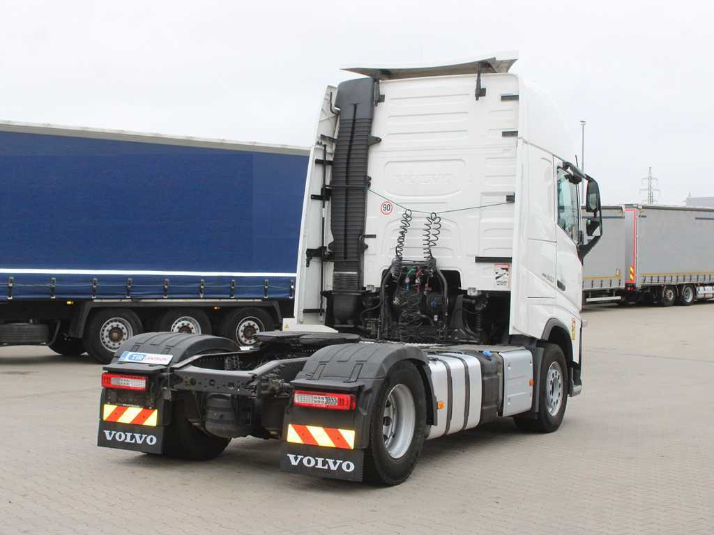 Volvo FH 500, EURO 6, VEB +, I-PARK COOL - Nyergesvontató: 4 kép. Volvo FH 500, EURO 6, VEB +, I-PARK COOL - Nyergesvontató: 4 kép.