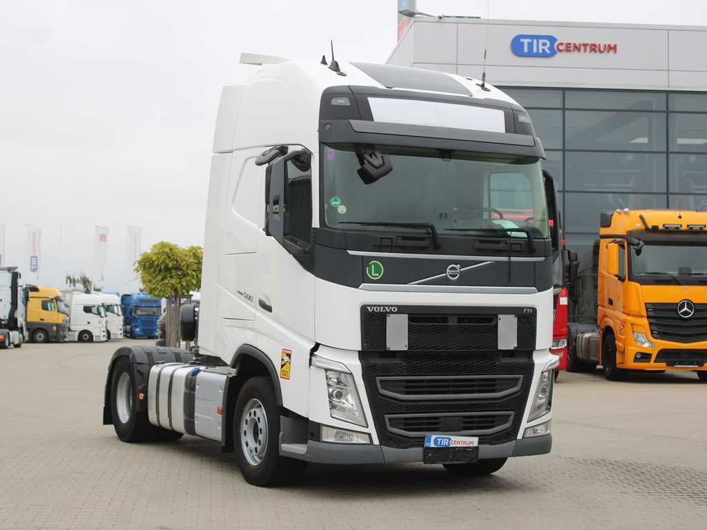 Volvo FH 500, EURO 6, VEB +, I-PARK COOL - Nyergesvontató: 3 kép. Volvo FH 500, EURO 6, VEB +, I-PARK COOL - Nyergesvontató: 3 kép.