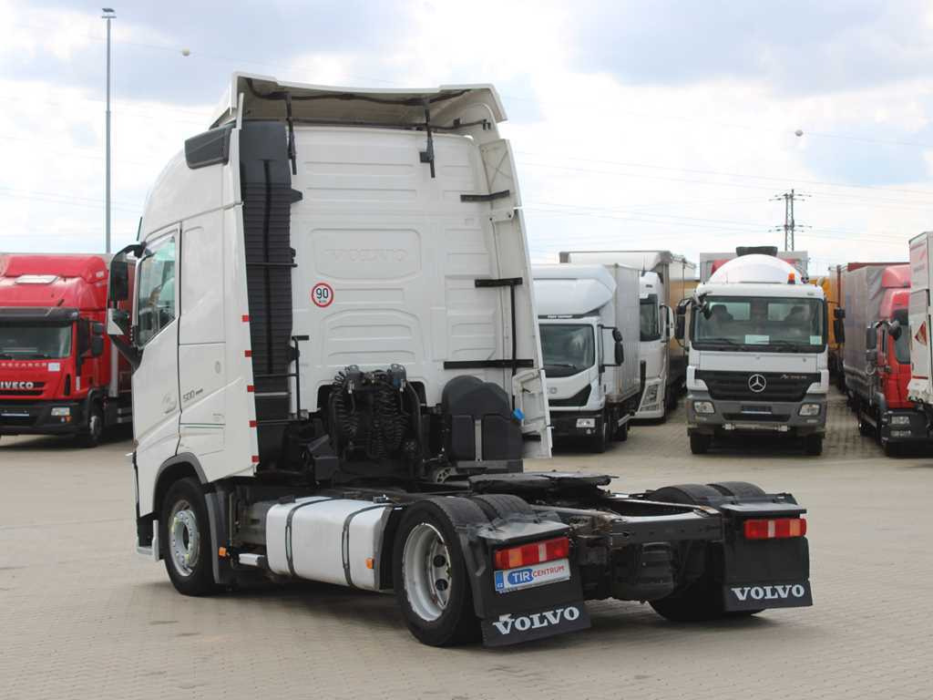 Volvo FH 500, GLOBETROTTER, LOWDECK, VEB+, I-PARK COOL - Nyergesvontató: 5 kép. Volvo FH 500, GLOBETROTTER, LOWDECK, VEB+, I-PARK COOL - Nyergesvontató: 5 kép.