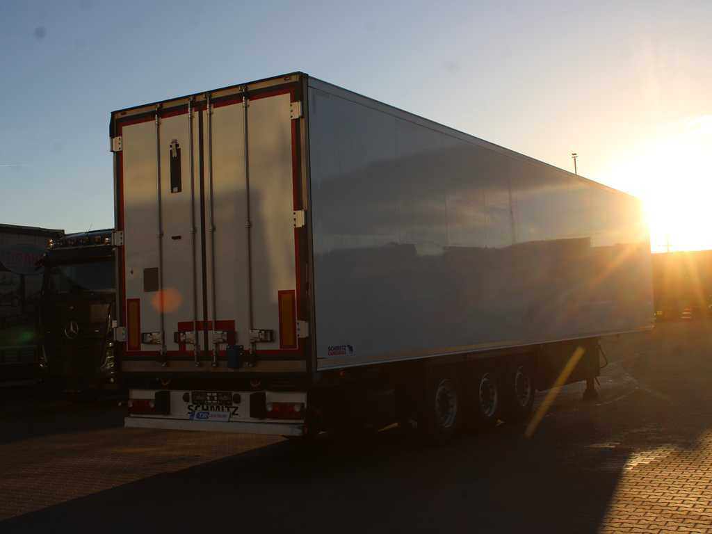 Schmitz CARGOBULL SCB*S3B, THERMO KING SLXI300, 2X PALLET BASKET - Félpótkocsi hűtős: 4 kép. Schmitz CARGOBULL SCB*S3B, THERMO KING SLXI300, 2X PALLET BASKET - Félpótkocsi hűtős: 4 kép.