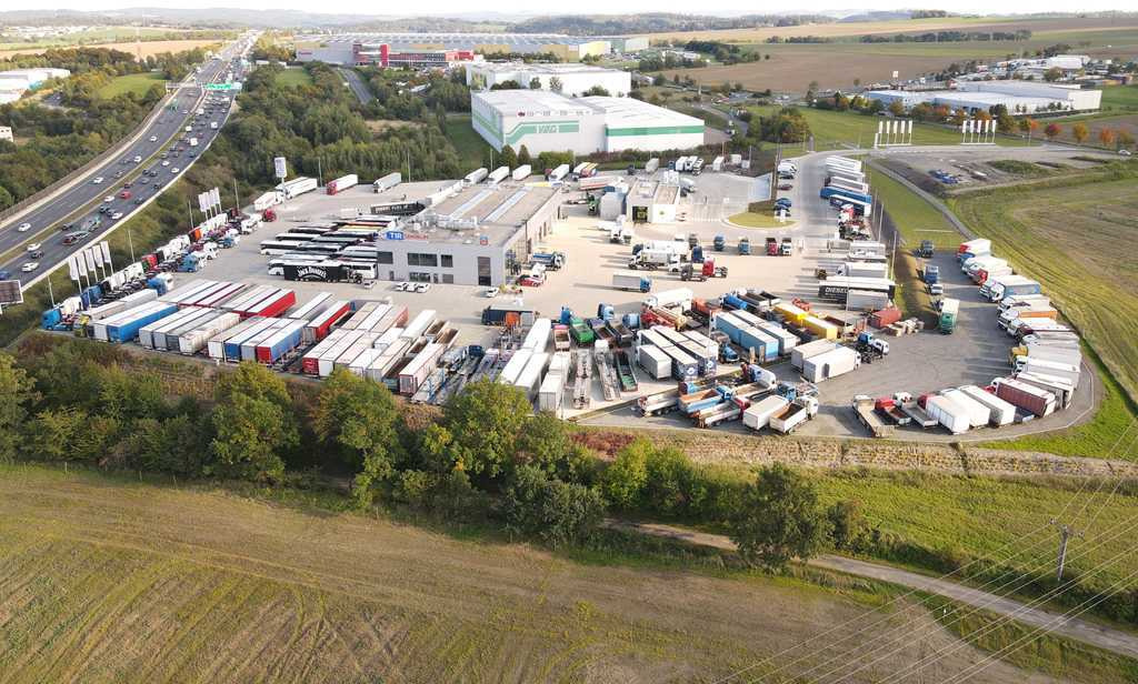 Schmitz CARGOBULL SCB*S3B, THERMO KING SLXI300, 2X PALLET BASKET - Félpótkocsi hűtős: 2 kép. Schmitz CARGOBULL SCB*S3B, THERMO KING SLXI300, 2X PALLET BASKET - Félpótkocsi hűtős: 2 kép.