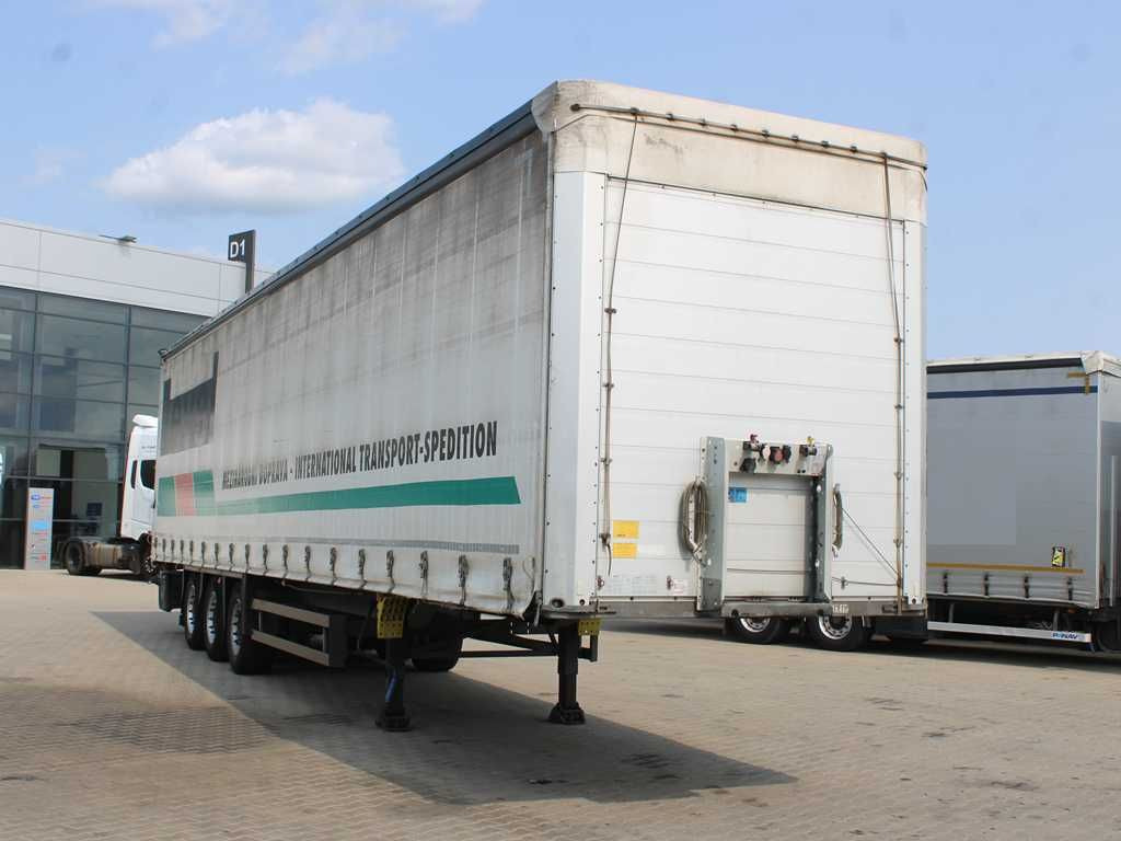 Schmitz Cargobull SCS 24/L, MULTILOCK, LIFTING AXLE - Ponyvás félpótkocsi: 2 kép. Schmitz Cargobull SCS 24/L, MULTILOCK, LIFTING AXLE - Ponyvás félpótkocsi: 2 kép.