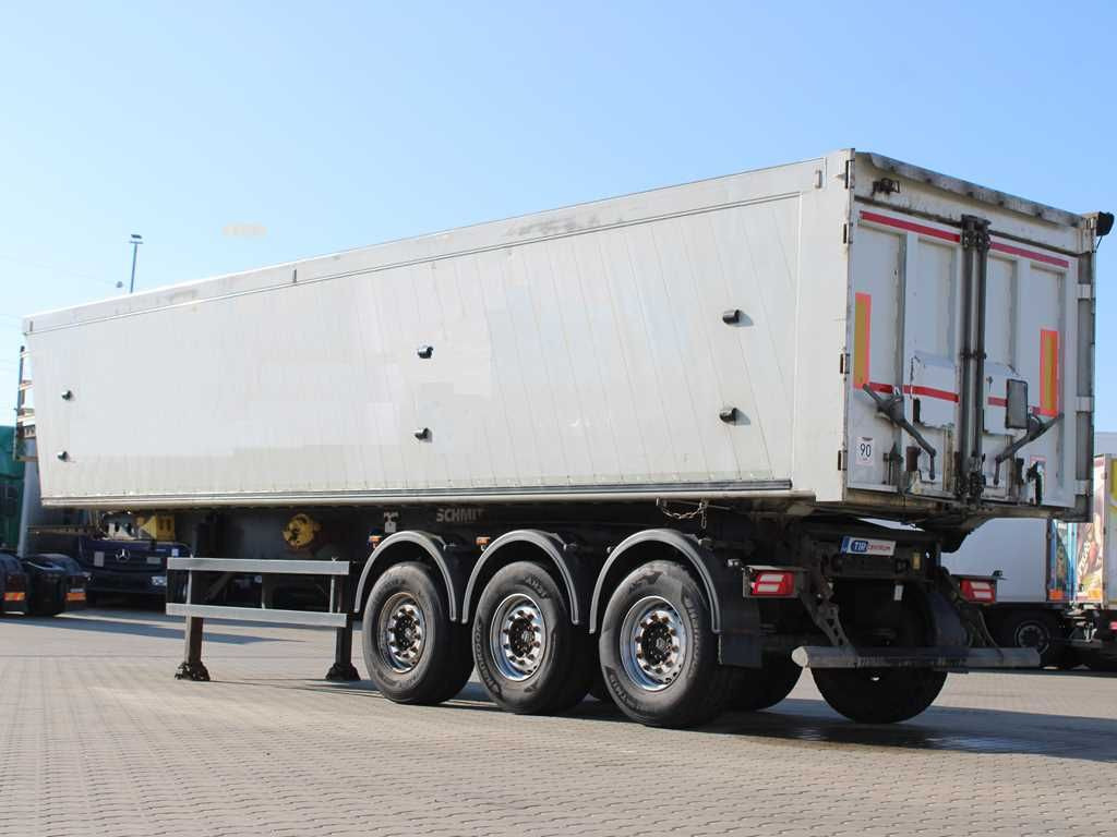 Schmitz Cargobull SKI 24 SL 10.5, AXLES 9t, LIFTING AXLE, 49m³ - Félpótkocsi billenőplatós: 4 kép. Schmitz Cargobull SKI 24 SL 10.5, AXLES 9t, LIFTING AXLE, 49m³ - Félpótkocsi billenőplatós: 4 kép.
