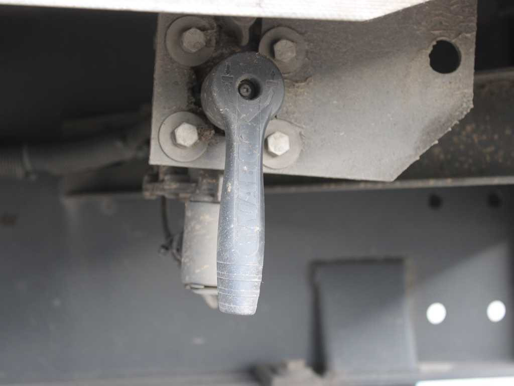 Ponyvás félpótkocsi Schwarzmüller SPA 3/E, SAF AXLES, MULTILOCK, MULDA: 6 kép. Ponyvás félpótkocsi Schwarzmüller SPA 3/E, SAF AXLES, MULTILOCK, MULDA: 6 kép.