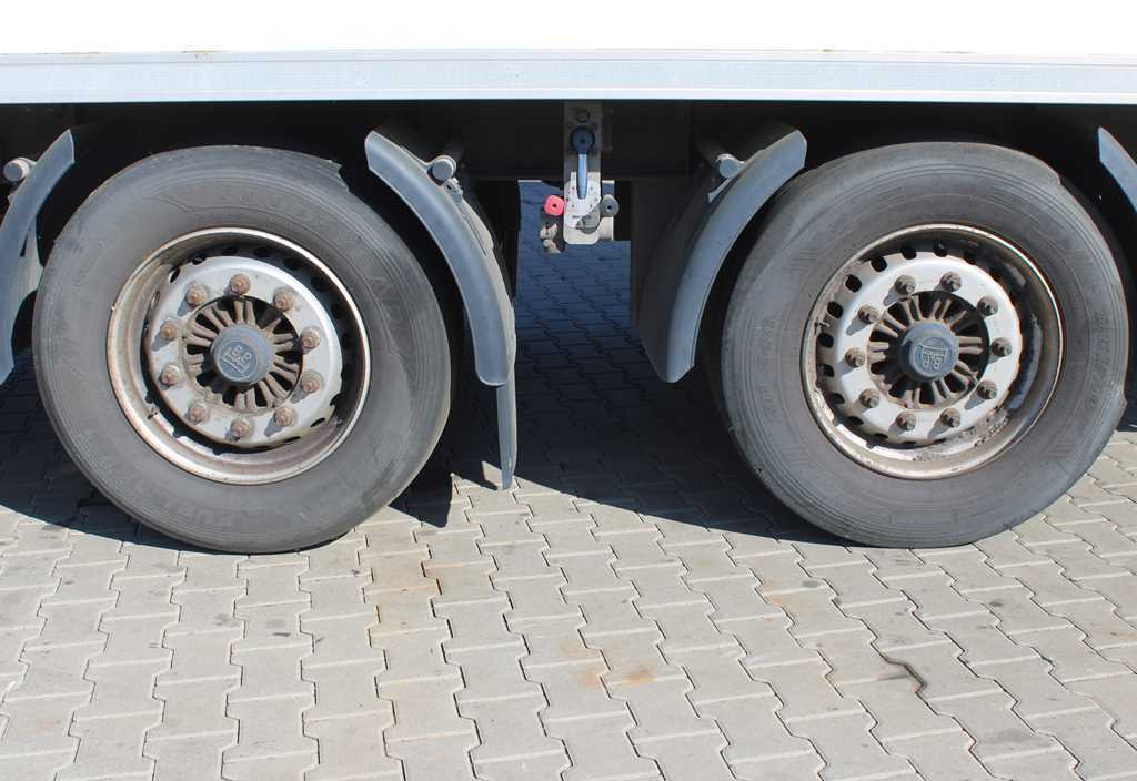 Svan CHT 202, CARRIER SUPRA 850 U, ELECTRIC CONNECTION lízing Svan CHT 202, CARRIER SUPRA 850 U, ELECTRIC CONNECTION: 12 kép.