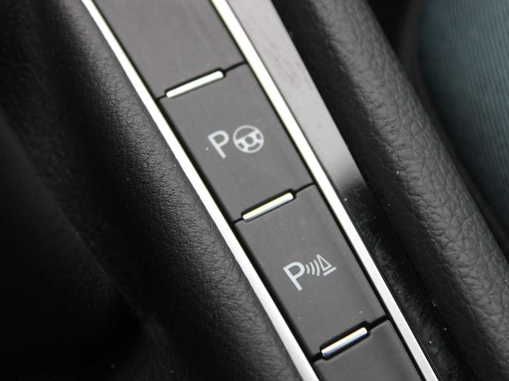 Autó Volkswagen GOLF, IQ. DRIVE, 1.6 TDI 85kW, AdBlue, NAVIGATION: 17 kép.