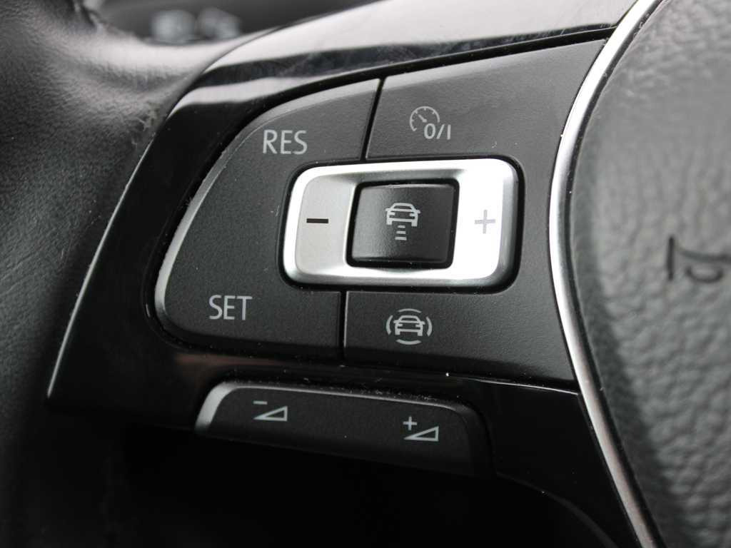 Autó Volkswagen GOLF, IQ. DRIVE, 1.6 TDI 85kW, AdBlue, NAVIGATION: 10 kép.