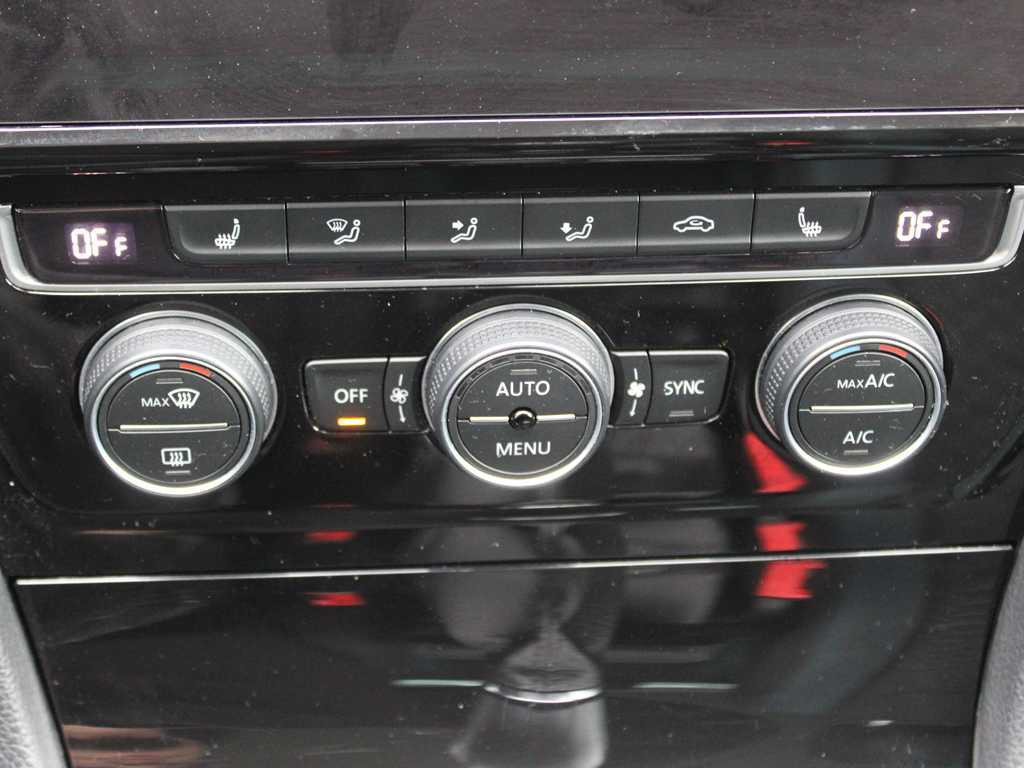 Autó Volkswagen GOLF, IQ. DRIVE, 1.6 TDI 85kW, AdBlue, NAVIGATION: 14 kép.