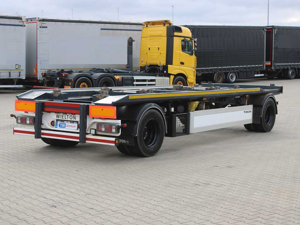 Wielton PS2P, SAF AXLES, TIRES 80% - Multiliftes/ Konténerszállító pótkocsi: 4 kép. Wielton PS2P, SAF AXLES, TIRES 80% - Multiliftes/ Konténerszállító pótkocsi: 4 kép.