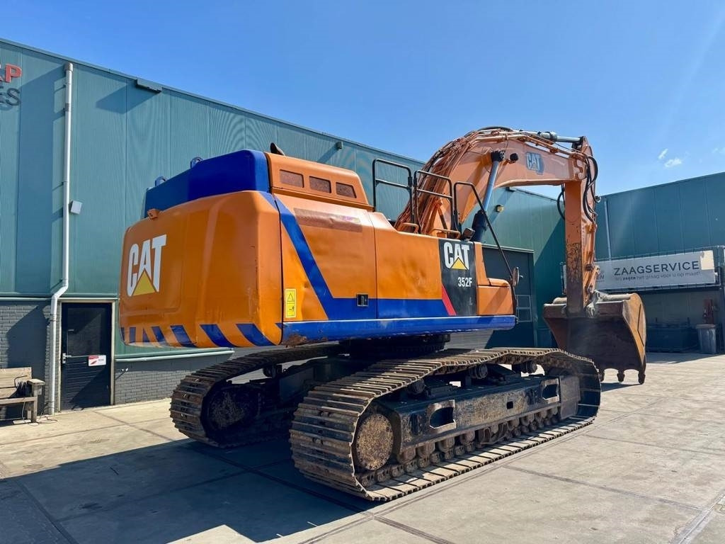 CAT 352F - Lánctalpas kotró: 5 kép. CAT 352F - Lánctalpas kotró: 5 kép.