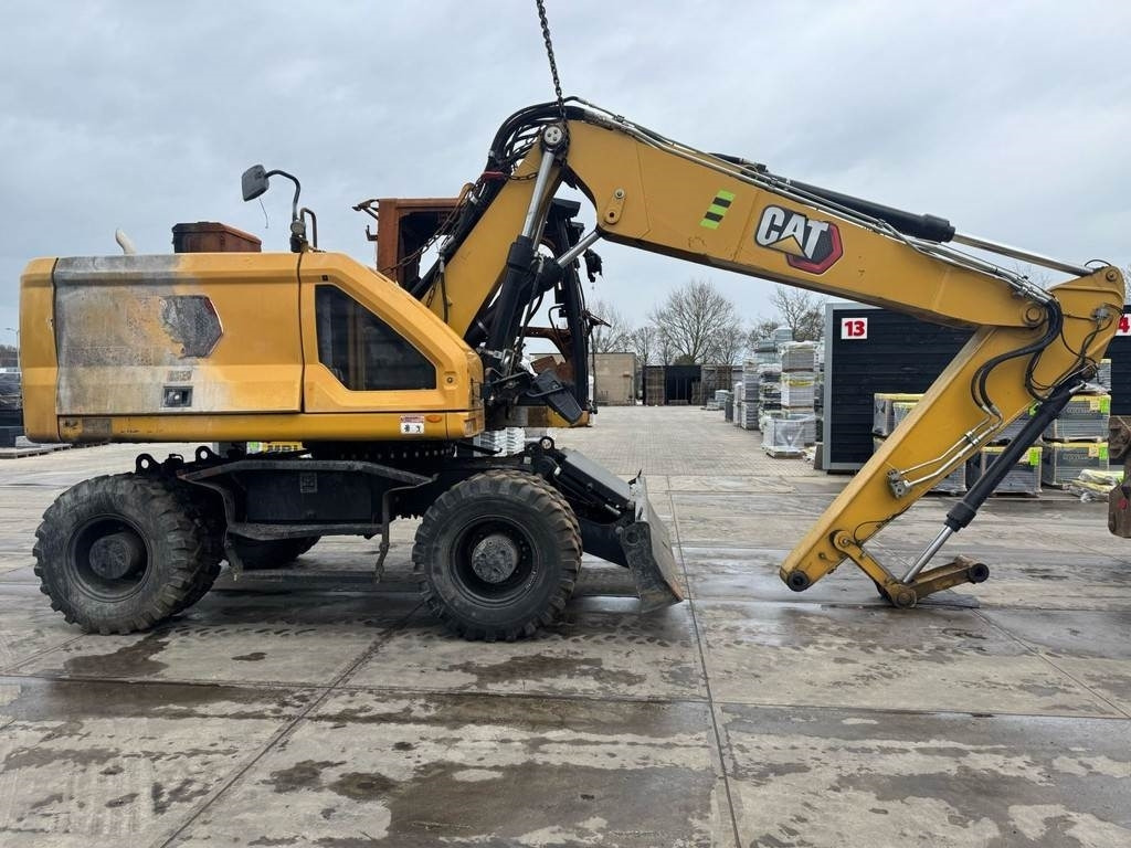 CAT M316 F - Kotrógép: 3 kép. CAT M316 F - Kotrógép: 3 kép.