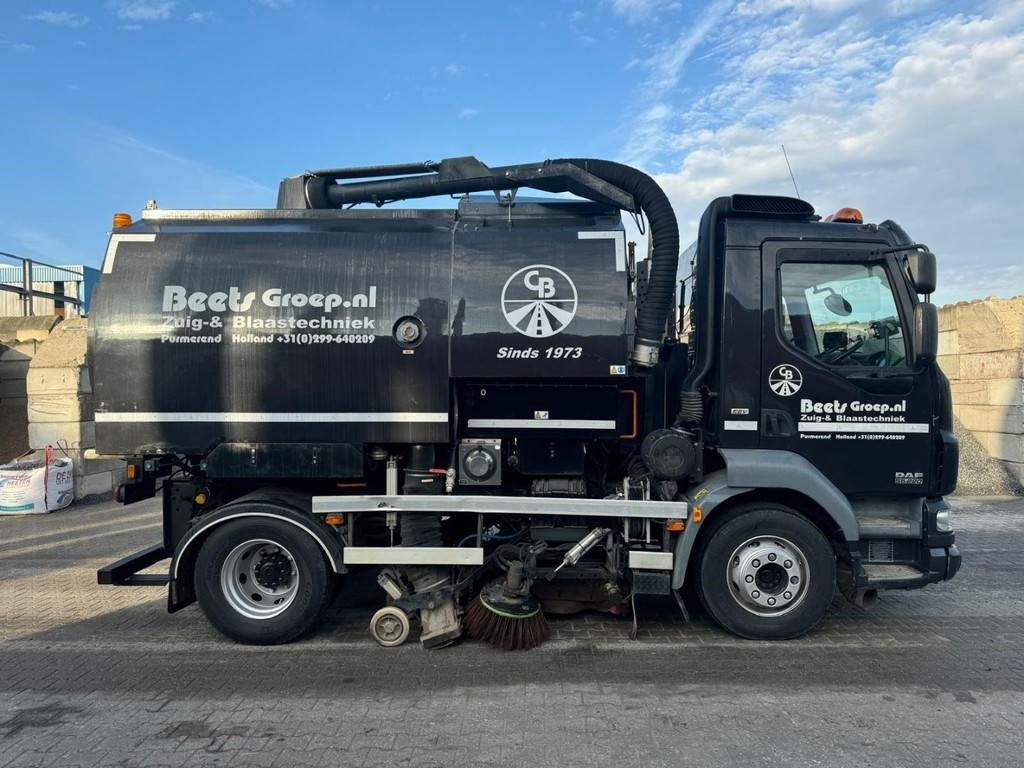 DAF FA LF55 - Utcaseprő gép: 5 kép. DAF FA LF55 - Utcaseprő gép: 5 kép.