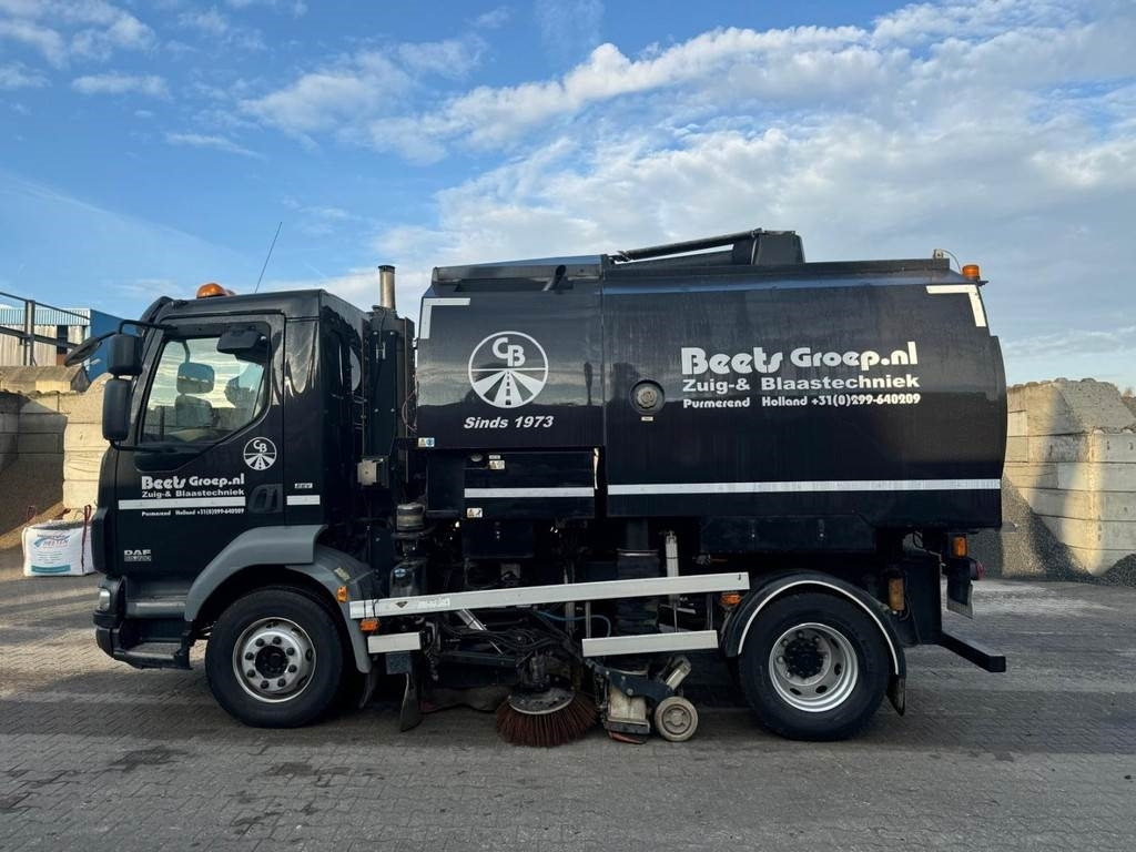 DAF FA LF55 - Utcaseprő gép: 1 kép. DAF FA LF55 - Utcaseprő gép: 1 kép.