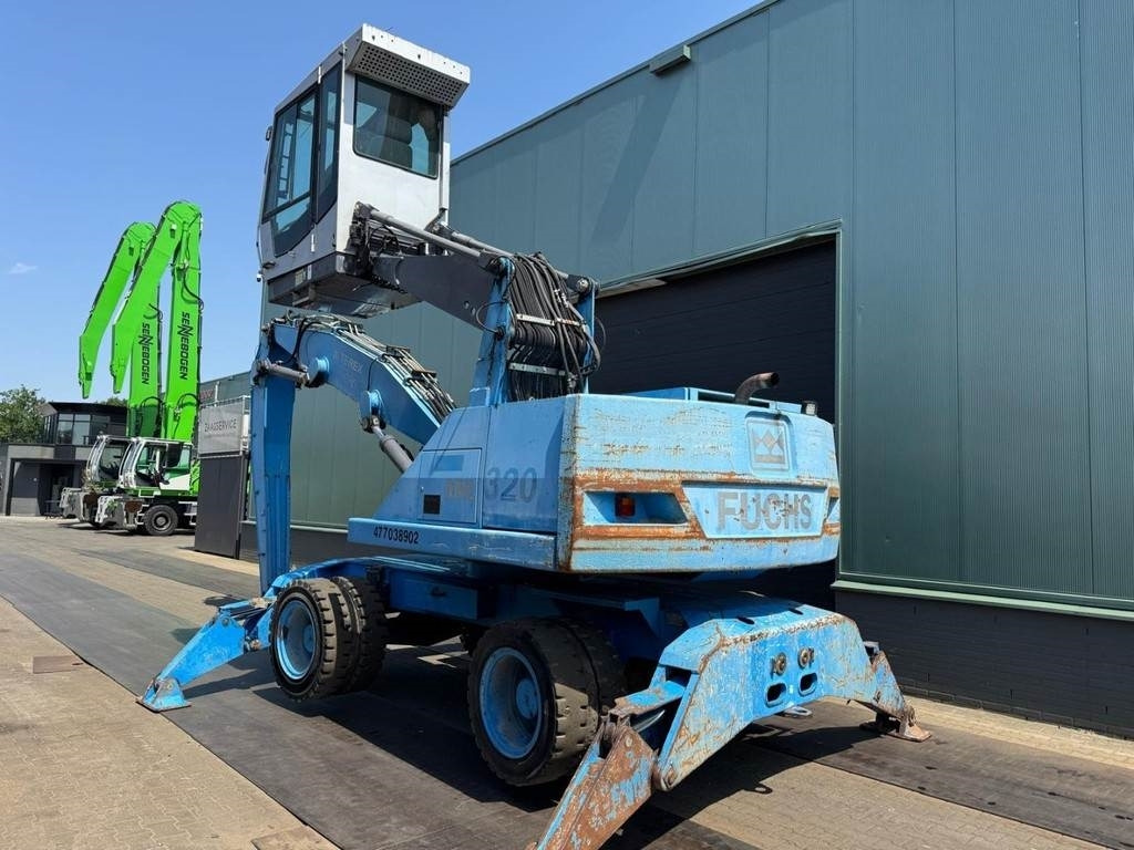Fuchs MHL 320 - Hulladék kotró: 3 kép. Fuchs MHL 320 - Hulladék kotró: 3 kép.