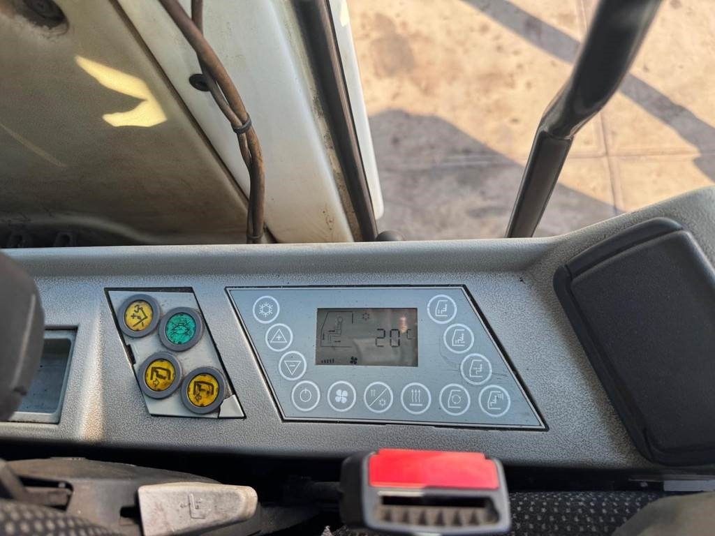 Hulladék kotró Liebherr A 934 C: 24 kép.