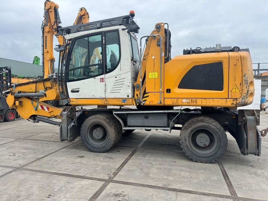 Liebherr LH 22 M - Hulladék kotró: 3 kép. Liebherr LH 22 M - Hulladék kotró: 3 kép.