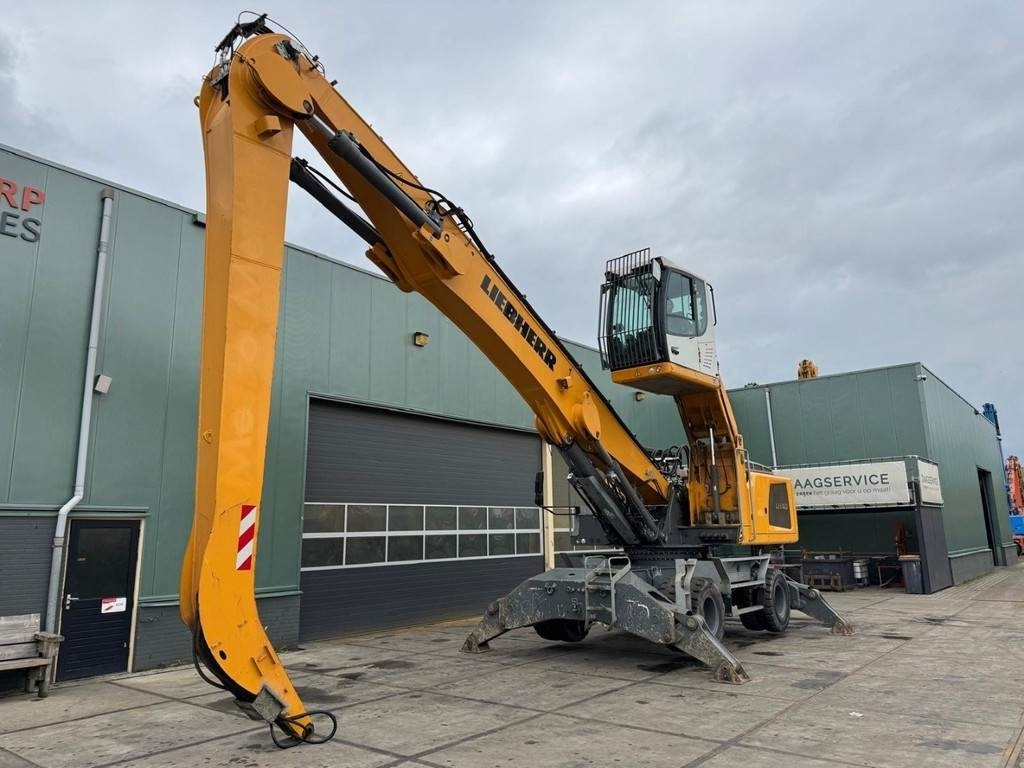 Liebherr LH 40 M - Hulladék kotró: 2 kép. Liebherr LH 40 M - Hulladék kotró: 2 kép.