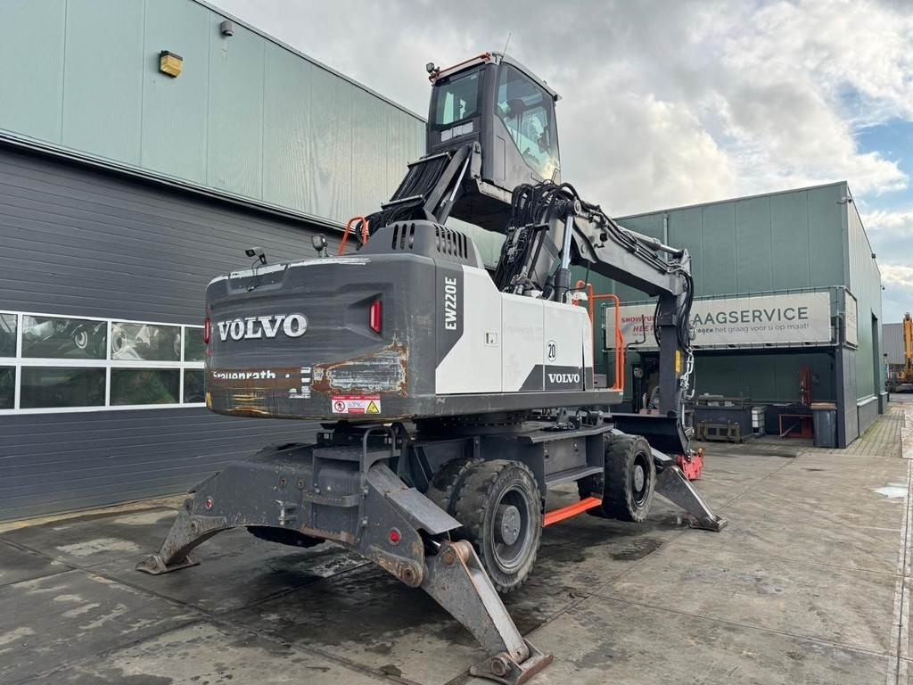 Volvo EW220 E  - Hulladék kotró: 4 kép. Volvo EW220 E  - Hulladék kotró: 4 kép.
