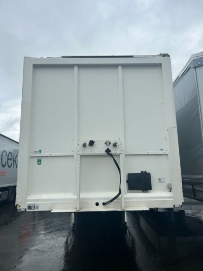 Ackermann PS-F 24/13, Getränkeauflieger - Félpótkocsi italszállító: 2 kép. Ackermann PS-F 24/13, Getränkeauflieger - Félpótkocsi italszállító: 2 kép.