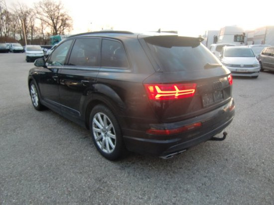 Terepjáró/ SUV Audi SQ7 4,0 TDi V8 S line: 6 kép.