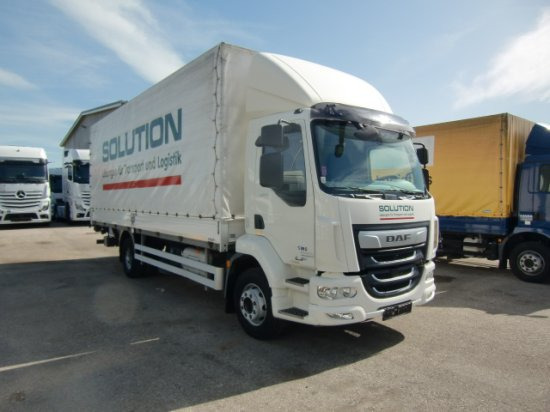 DAF LF 260 16 Tonner Plane mit LBW, Automatik, E6, - Ponyvás teherautó: 3 kép. DAF LF 260 16 Tonner Plane mit LBW, Automatik, E6, - Ponyvás teherautó: 3 kép.