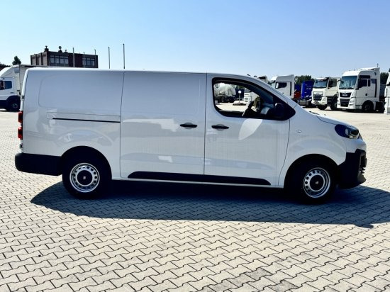 Fiat Scudo M BlueDHi 120 6-Gang - Furgon: 5 kép. Fiat Scudo M BlueDHi 120 6-Gang - Furgon: 5 kép.