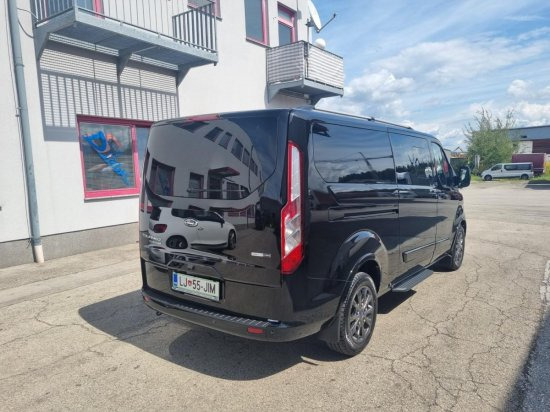 Ford Tourneo Custom Eco Blue Hybrid - Kis furgon: 3 kép. Ford Tourneo Custom Eco Blue Hybrid - Kis furgon: 3 kép.