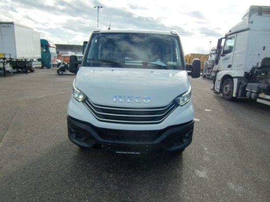 Iveco Daily 40 - 180 Fahrgestell, E6 Automatik mehrere Einheiten verfügbar - Alvaz teherautó: 2 kép. Iveco Daily 40 - 180 Fahrgestell, E6 Automatik mehrere Einheiten verfügbar - Alvaz teherautó: 2 kép.