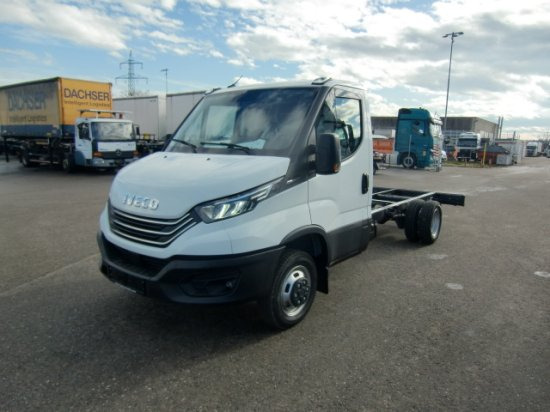 Iveco Daily 40 - 180 Fahrgestell, E6 Automatik mehrere Einheiten verfügbar - Alvaz teherautó: 1 kép. Iveco Daily 40 - 180 Fahrgestell, E6 Automatik mehrere Einheiten verfügbar - Alvaz teherautó: 1 kép.