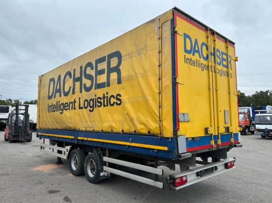 Junge Durchlader, Anhänger - Ponyvás pótkocsi: 5 kép. Junge Durchlader, Anhänger - Ponyvás pótkocsi: 5 kép.