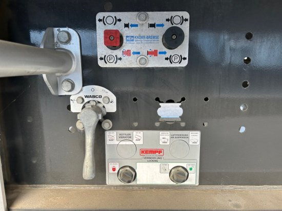 Félpótkocsi billenőplatós Kempf SKM AK 39 Alu-Kastenmulde 55m³ Rollplane: 11 kép.