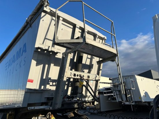 Kempf SKM AK 39 Alu-Kastenmulde 55m³ Rollplane - Félpótkocsi billenőplatós: 3 kép. Kempf SKM AK 39 Alu-Kastenmulde 55m³ Rollplane - Félpótkocsi billenőplatós: 3 kép.