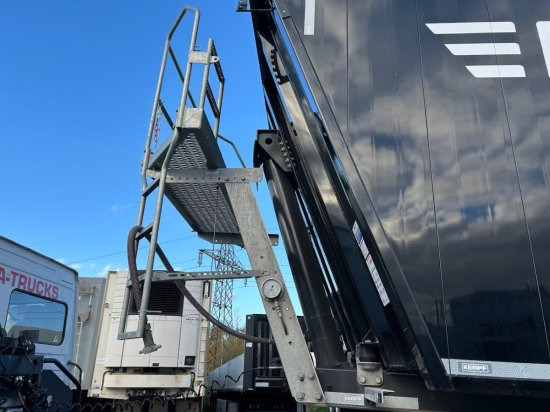 Félpótkocsi billenőplatós Kempf SKM AK 39 Alu-Kastenmulde 55m³ Rollplane: 9 kép.