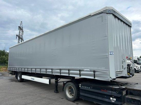 Krone 1-achs Auflieger, Heckabstützung XL Zertifikat, Edscha-Verdeck, - Ponyvás félpótkocsi: 3 kép. Krone 1-achs Auflieger, Heckabstützung XL Zertifikat, Edscha-Verdeck, - Ponyvás félpótkocsi: 3 kép.