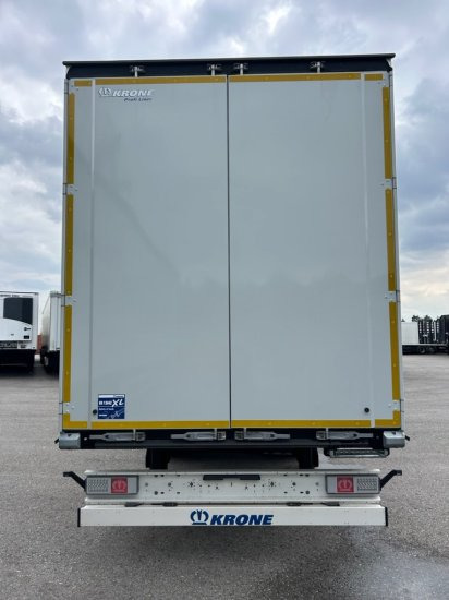 Krone 1-achs Auflieger, Heckabstützung XL Zertifikat, Edscha-Verdeck, - Ponyvás félpótkocsi: 5 kép. Krone 1-achs Auflieger, Heckabstützung XL Zertifikat, Edscha-Verdeck, - Ponyvás félpótkocsi: 5 kép.