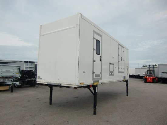 Krone Wechselpritsche 7,30 Meter Koffer Spezialaufbau, mobiler Messestand - Konténerház: 1 kép. Krone Wechselpritsche 7,30 Meter Koffer Spezialaufbau, mobiler Messestand - Konténerház: 1 kép.