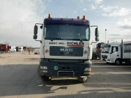 MAN TGA 26.360 6x4 Kipper, Manuel, E3 Schwarzmüller 3-Seitenkipper - Billenőplatós teherautó: 2 kép. MAN TGA 26.360 6x4 Kipper, Manuel, E3 Schwarzmüller 3-Seitenkipper - Billenőplatós teherautó: 2 kép.