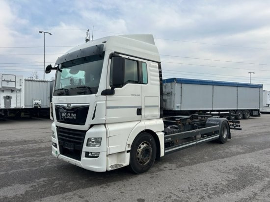 MAN TGX 18.460 XLX, 4x2, Euro 6, Standklima - Cserefelépítményes teherautó: 1 kép. MAN TGX 18.460 XLX, 4x2, Euro 6, Standklima - Cserefelépítményes teherautó: 1 kép.