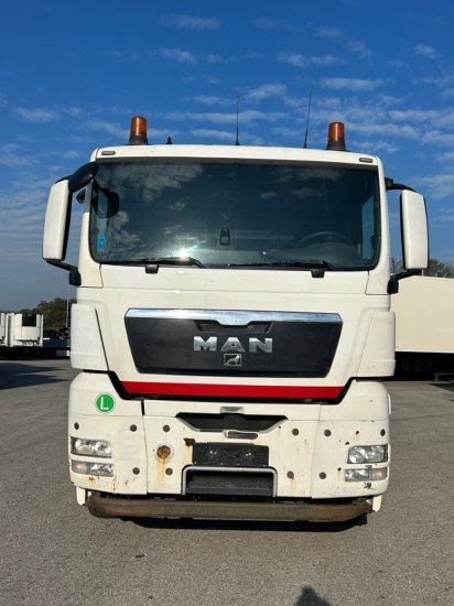 MAN TGX 26.400 Kipper, Retarder, E5 + EEV, Getreideschieber - Billenőplatós teherautó: 2 kép. MAN TGX 26.400 Kipper, Retarder, E5 + EEV, Getreideschieber - Billenőplatós teherautó: 2 kép.