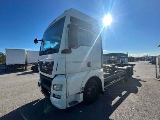 MAN TGX 26.440 BDF, XXL, Retarder, Automatik, E6, Liftachse, Motorschaden, Kurbelwellenschaden - Cserefelépítményes teherautó: 3 kép. MAN TGX 26.440 BDF, XXL, Retarder, Automatik, E6, Liftachse, Motorschaden, Kurbelwellenschaden - Cserefelépítményes teherautó: 3 kép.