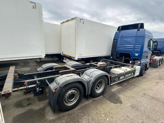MAN TGX 26.440 XLX 6x2 Liftachse, Euro 6, Motorschaden - Cserefelépítményes teherautó: 2 kép. MAN TGX 26.440 XLX 6x2 Liftachse, Euro 6, Motorschaden - Cserefelépítményes teherautó: 2 kép.