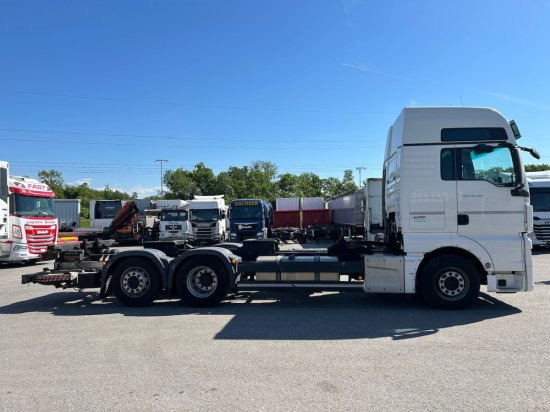 MAN TGX 26.470 XXL, 6x2, Liftachse, EURO6, Intarder, - Cserefelépítményes teherautó: 4 kép. MAN TGX 26.470 XXL, 6x2, Liftachse, EURO6, Intarder, - Cserefelépítményes teherautó: 4 kép.