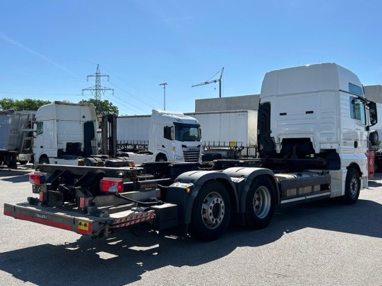 MAN TGX 26.470 XXL, 6x2, Liftachse, EURO6, Intarder, - Cserefelépítményes teherautó: 5 kép. MAN TGX 26.470 XXL, 6x2, Liftachse, EURO6, Intarder, - Cserefelépítményes teherautó: 5 kép.