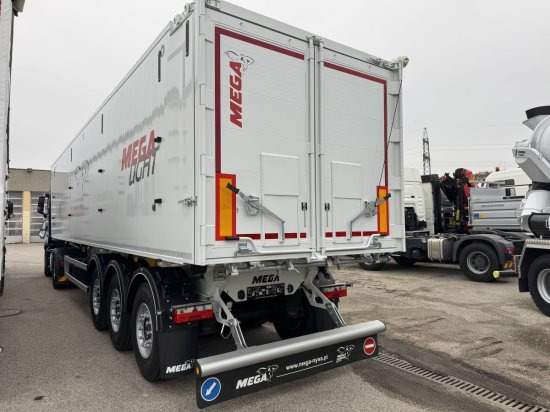 MEGA Light Kippmulde 55m³ , Kombiklappe sofort verfügbar - Félpótkocsi billenőplatós: 3 kép. MEGA Light Kippmulde 55m³ , Kombiklappe sofort verfügbar - Félpótkocsi billenőplatós: 3 kép.