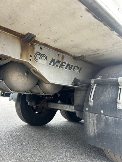 Félpótkocsi hőszigetelt Menci Fleischkühler Rohrbahnen, Liftachse, BPW, light weight: 11 kép.