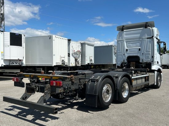 Mercedes-Benz Actros 2545 6x2 BDF E6, Retarder, Alufelgen - Cserefelépítményes teherautó: 5 kép. Mercedes-Benz Actros 2545 6x2 BDF E6, Retarder, Alufelgen - Cserefelépítményes teherautó: 5 kép.