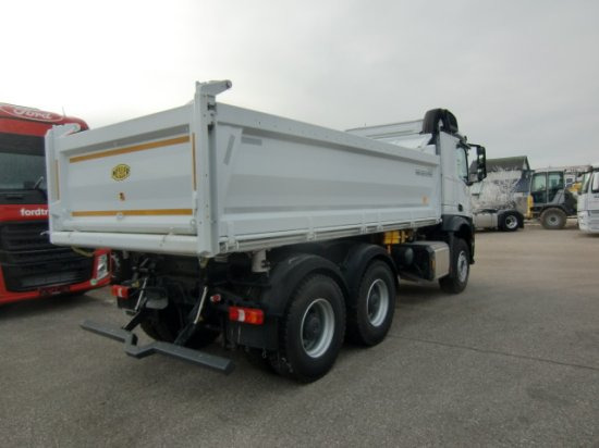 Mercedes-Benz Arocs 3348, 6x4 ,Retarder, Meiller ,Euro 6 Bordmatik - Billenőplatós teherautó: 4 kép. Mercedes-Benz Arocs 3348, 6x4 ,Retarder, Meiller ,Euro 6 Bordmatik - Billenőplatós teherautó: 4 kép.