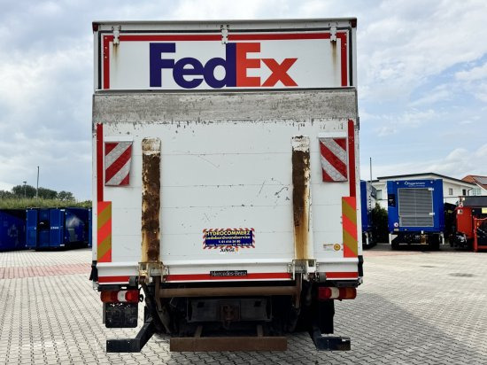 Mercedes-Benz Atego 1524 Koffer mit Hebebühne - Dobozos felépítményű teherautó: 5 kép. Mercedes-Benz Atego 1524 Koffer mit Hebebühne - Dobozos felépítményű teherautó: 5 kép.