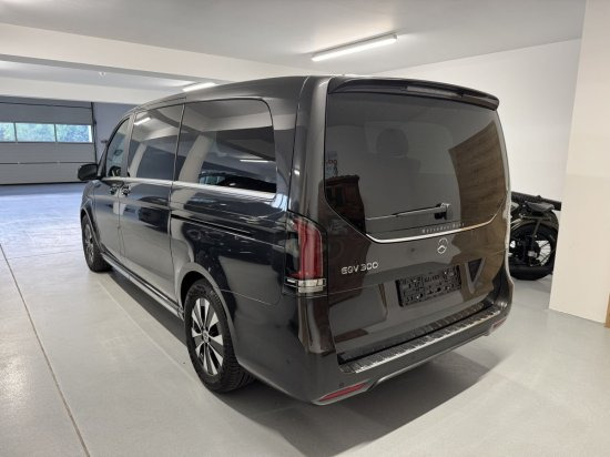 Mercedes-Benz EQV 300 AVANTGARDE, Lang , 7 Sitzer - Autó: 5 kép. Mercedes-Benz EQV 300 AVANTGARDE, Lang , 7 Sitzer - Autó: 5 kép.